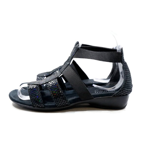 Munro Zena Black Patent Leather Flat Lightweight Gladiator Sandals - 6 - Picture 1 of 7